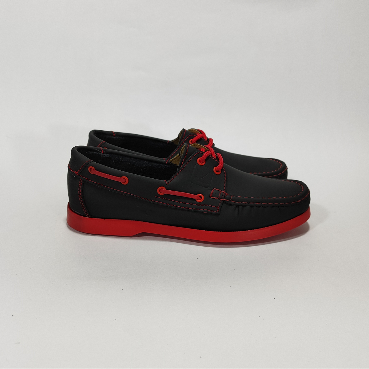 Apache Negro-Rojo 222