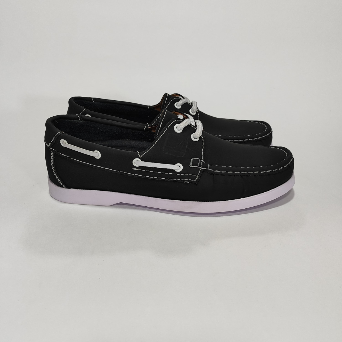 Apache Negro x Blanco 222